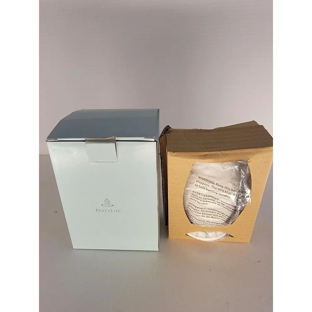 Retired PartyLite White Bisque Porcelain Tealight Candle Holder w Box EUC - Picture 2 of 6